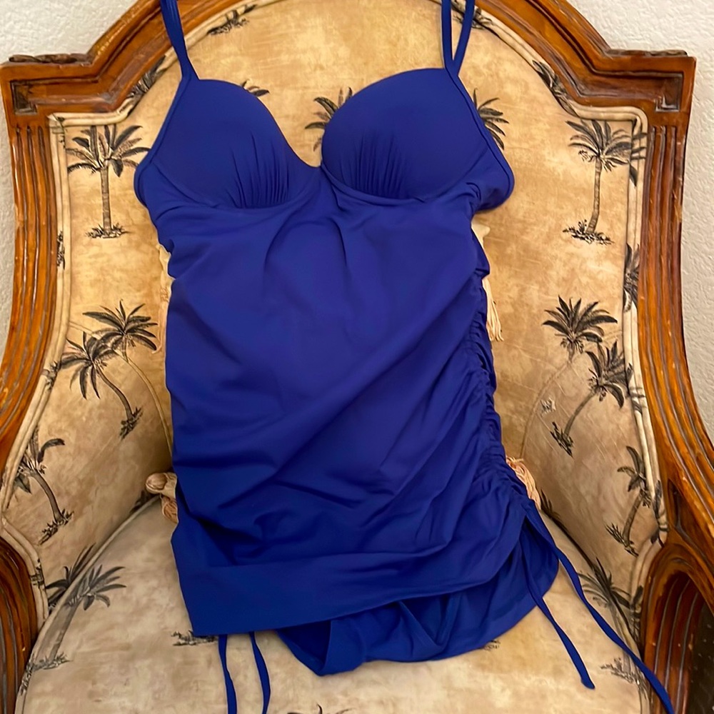 EUC Assets by Sara Blakey Spanx swimsuit size S